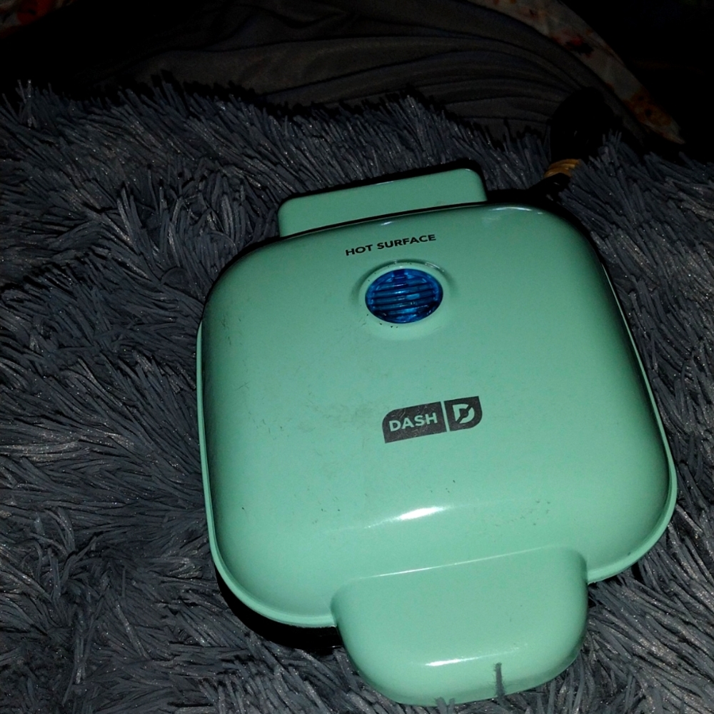 Dash eggbite maker